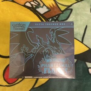 Sealed Pokémon Elite Trainer Box - Phantasmal Flares Charizard Design